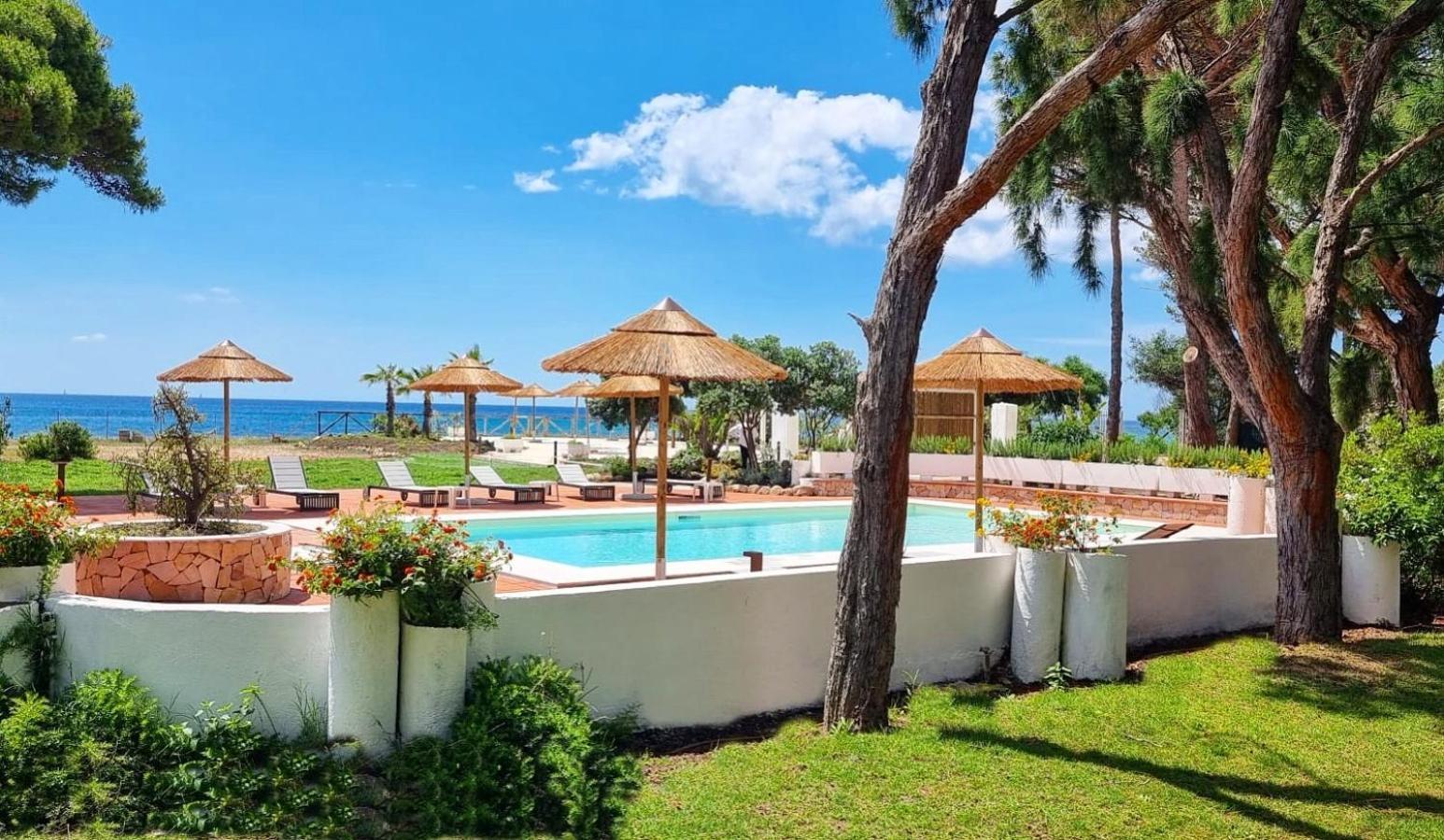Hotel Mare Pineta Santa Margherita di Pula Exterior foto