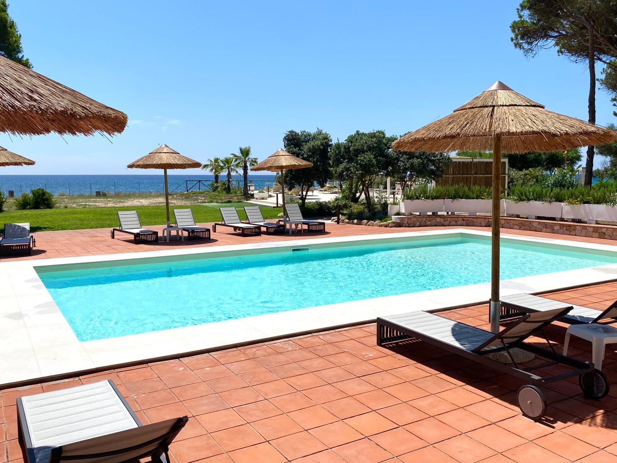 Hotel Mare Pineta Santa Margherita di Pula Exterior foto